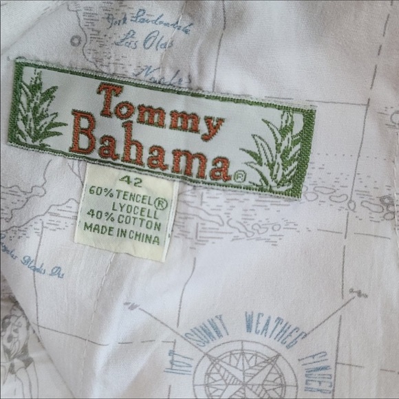 Tommy Bahama Khaki Shorts, Size 42 - Picture 8 of 8